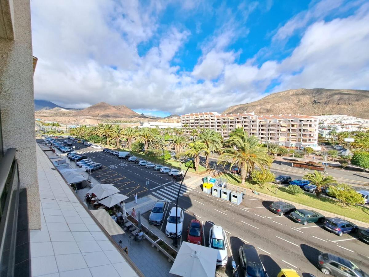 Newly Reformed 2 Bedroom Apartment In The Center Of Los Cristianos 로스크리스티아노스 외부 사진