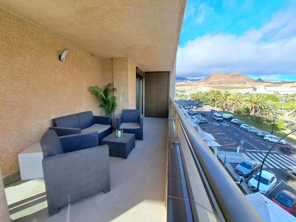 Newly Reformed 2 Bedroom Apartment In The Center Of Los Cristianos 로스크리스티아노스 외부 사진