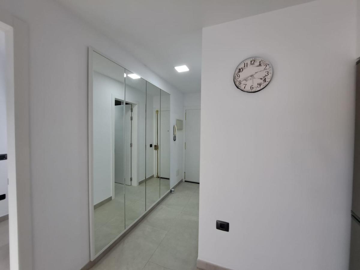 Newly Reformed 2 Bedroom Apartment In The Center Of Los Cristianos 로스크리스티아노스 외부 사진