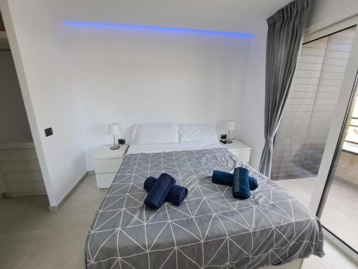 Newly Reformed 2 Bedroom Apartment In The Center Of Los Cristianos 로스크리스티아노스 외부 사진